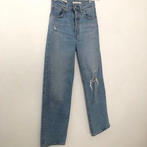 Levi's Ribcage Straight Leg Jeans